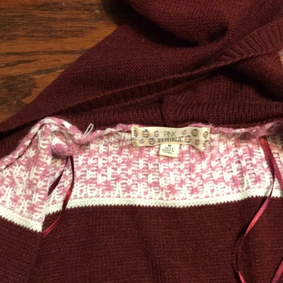 Girl’s Hooded Pink Republic Sweater Size 10/12 - Picture 4 of 16